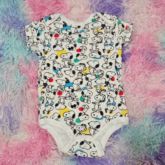 Snoopy Peanuts Size 12 months Boys Onsie - Picture 1 of 7